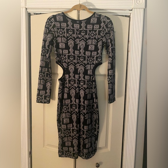 Forever 21 medium sized dress. - Picture 2 of 3
